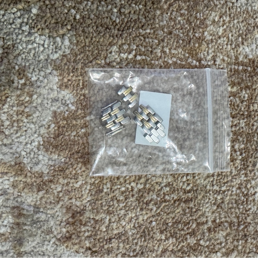 Silver and Gold Metal Links